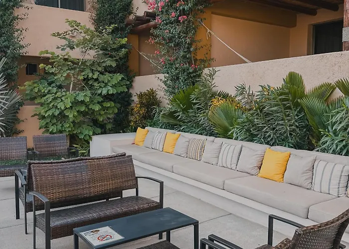 Patios Hotel 4*