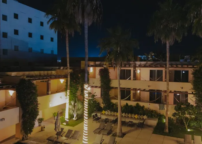 Patios Hotel 4*