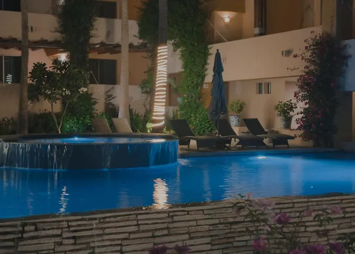 Patios Hotel 4*