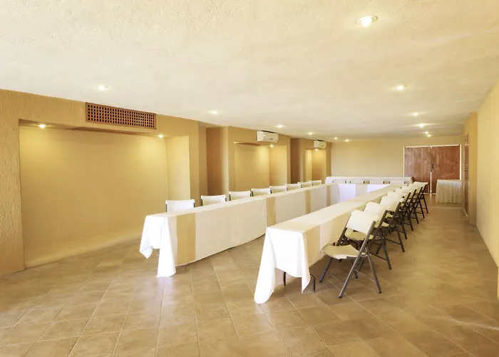 Patios Hotel 4*